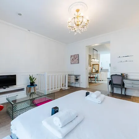 Le Reflet Saint-martin - Gare Du Nord Et De L'est * Paris